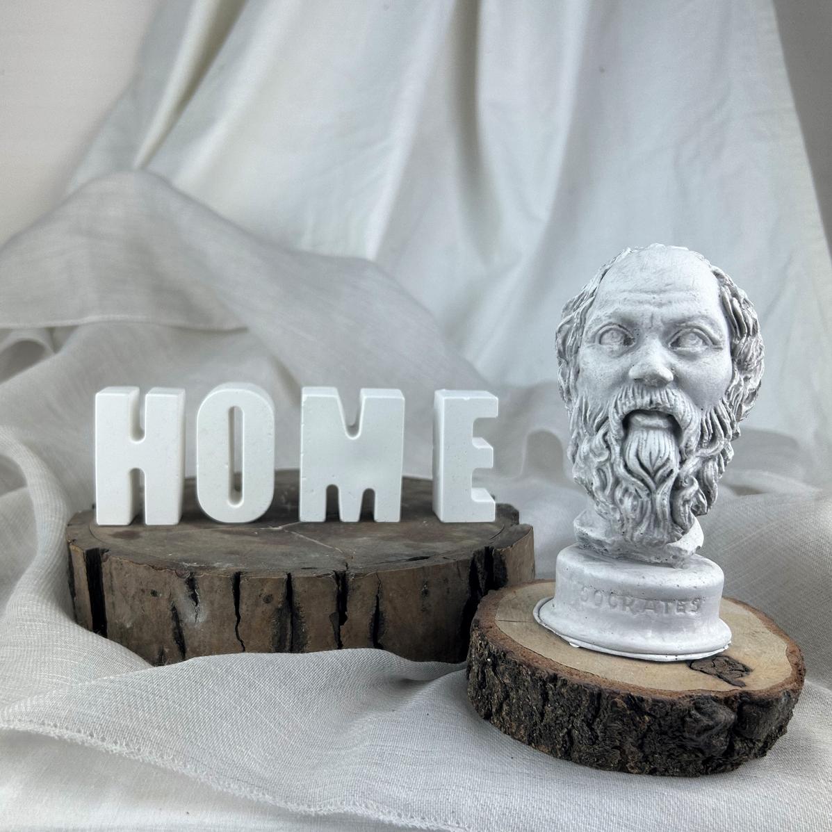 Gri Eskitme Socrates 13 cm Büst ve " H O M E " Yazısı Beton Dekoratif Obje