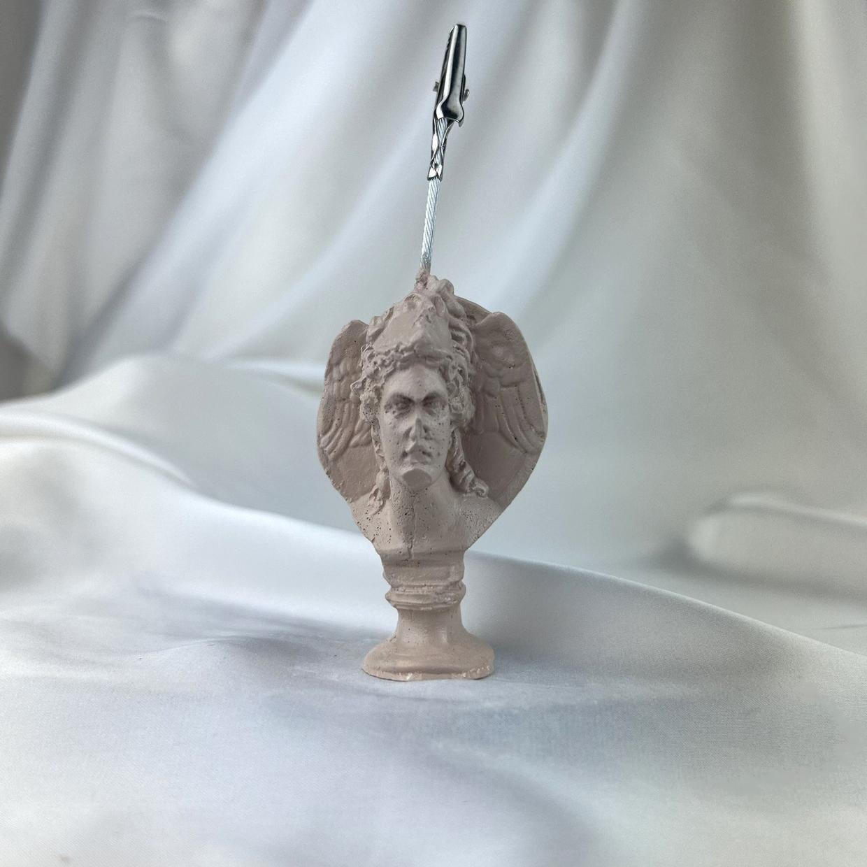 Krem Perseus Heykel Not Tutucu