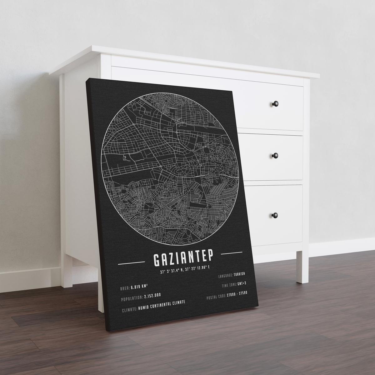 Gaziantep temalı kanvas tablo, 50x70 cm, siyah beyaz, ahşap çerçeveli, modern minimalist duvar dekorasyonu için ideal tasarım