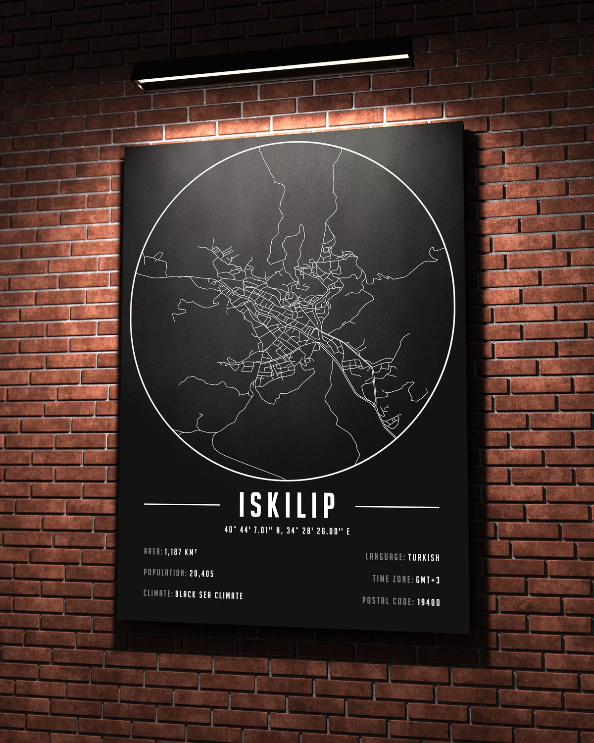 İskilip temalı kanvas tablo, 50x70 cm, siyah beyaz, ahşap çerçeveli, modern minimalist duvar dekorasyonu için ideal tasarım