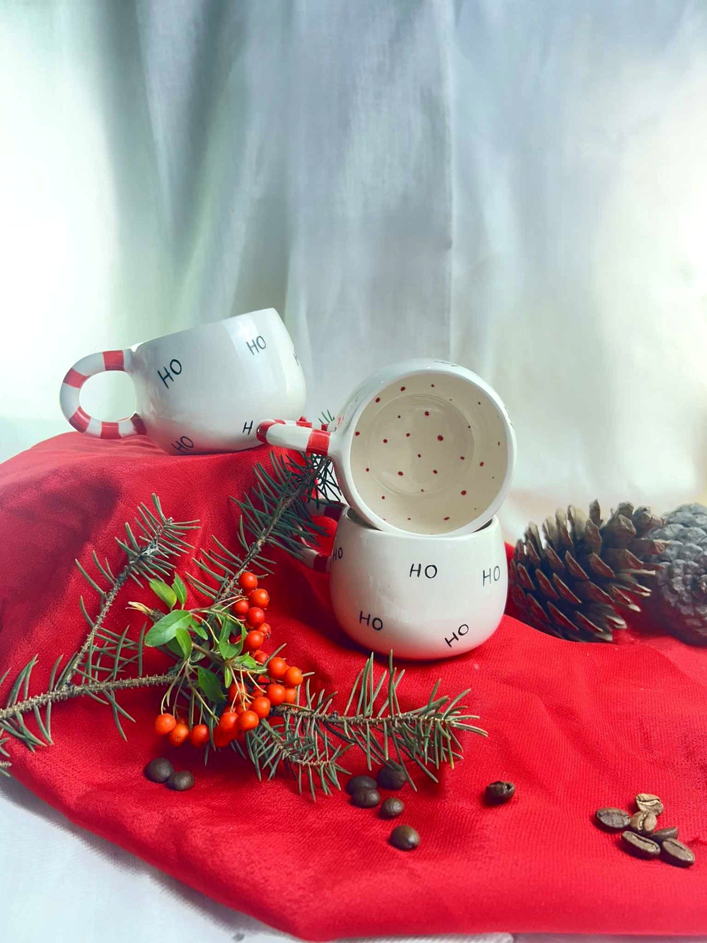 Yeni Yıl Temalı Noel Baba Tasarım El Yapımı Kulplu Gıdaya Uygun Sırlanmış Fırınlanmış Seramik Kupa Bardak
