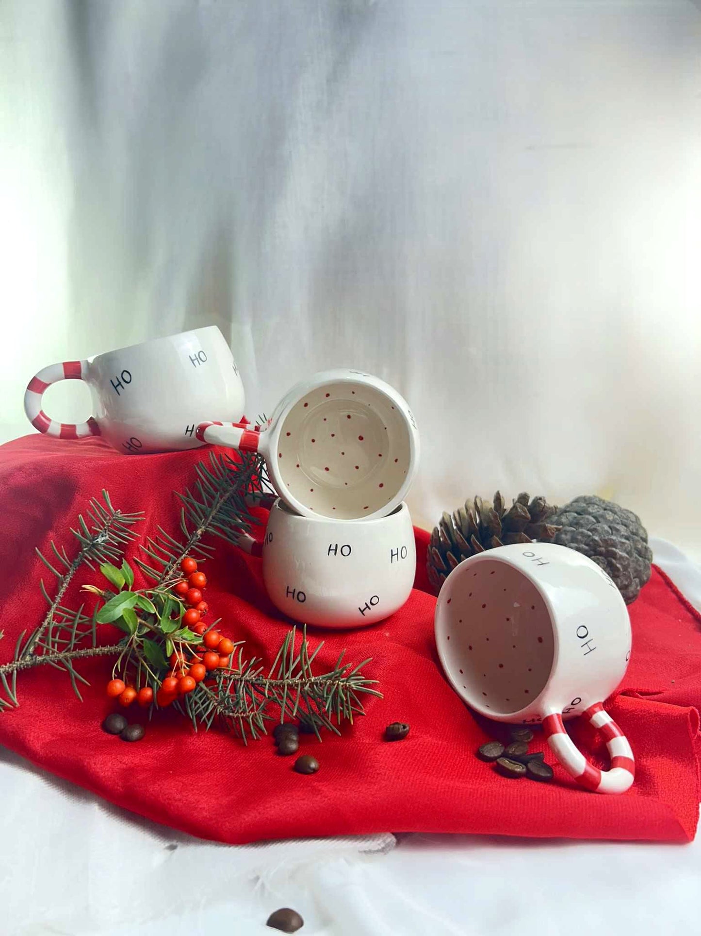 Yeni Yıl Temalı Noel Baba Tasarım El Yapımı Kulplu Gıdaya Uygun Sırlanmış Fırınlanmış Seramik Kupa Bardak